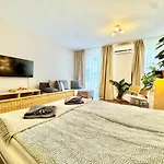 T27 Apartment