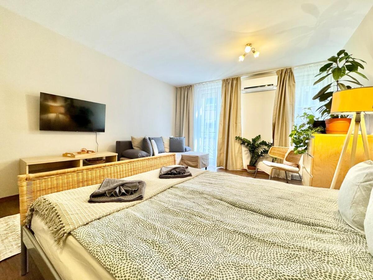 T27 Apartment