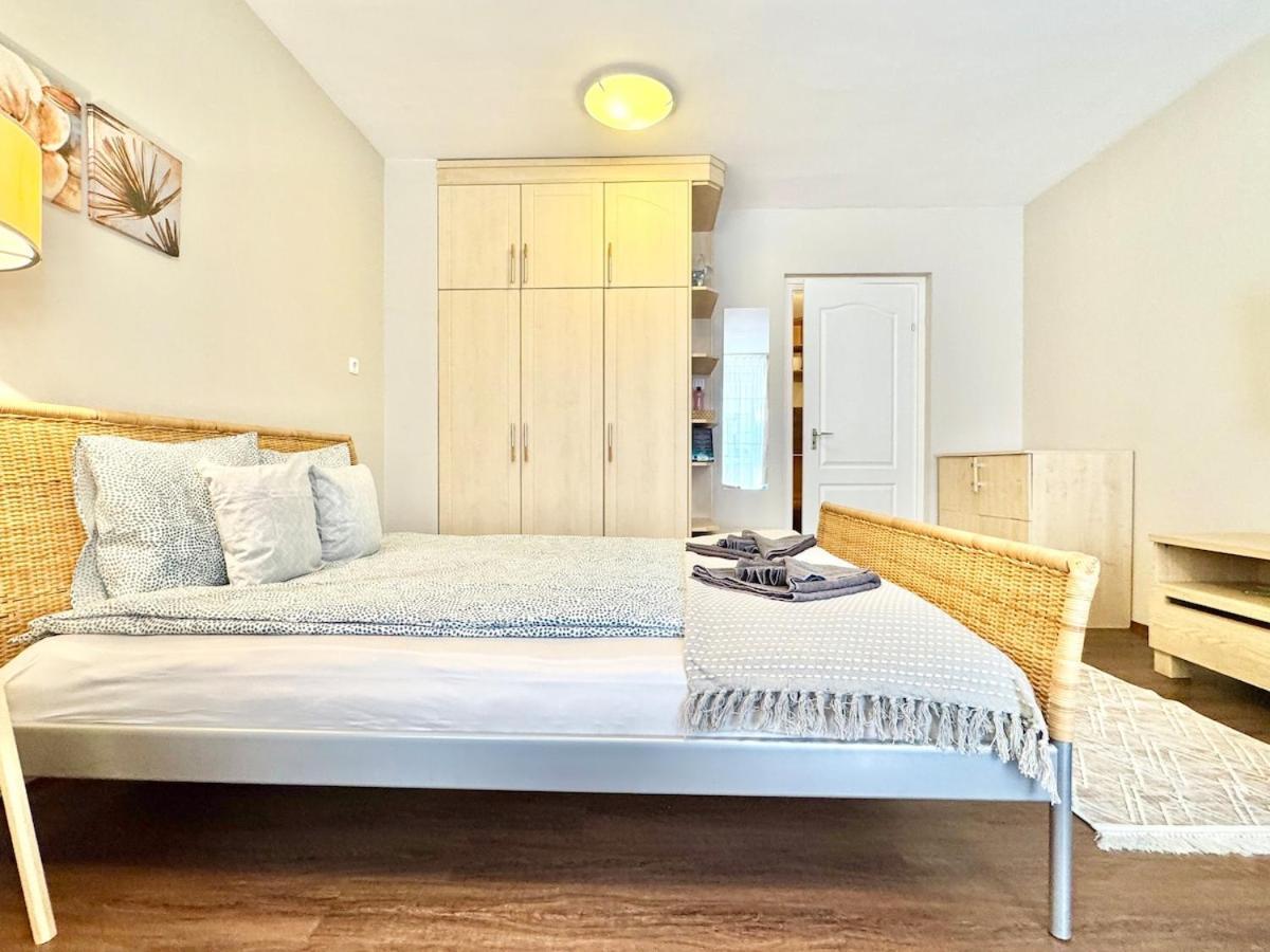 T27 Apartment *