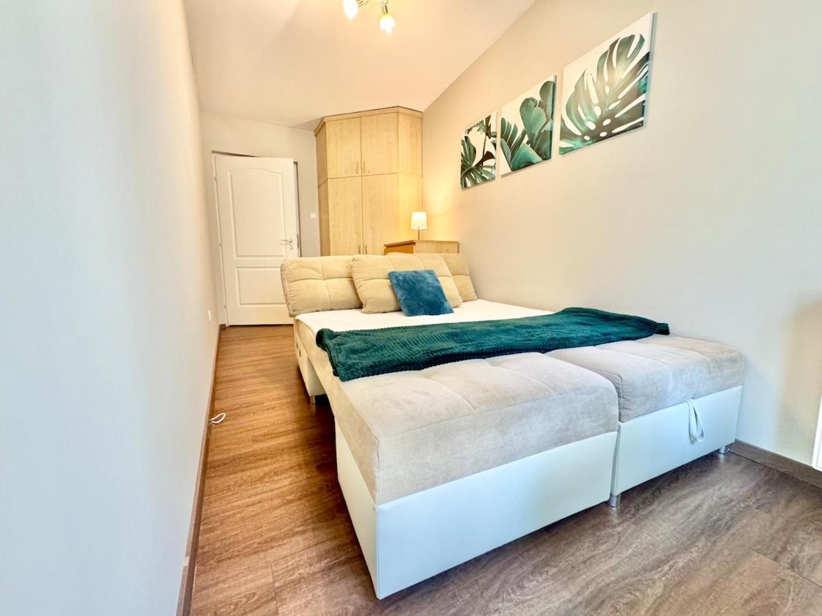 Apartment T27